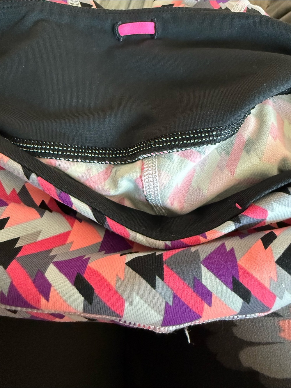 Victoria's Secret Pink Geometric Capri Leggings - Picture 5 of 5